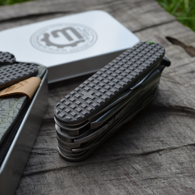 TITAN - HARDFRAGGED used wash - extrem griffig - ti - Griffschalen oder montiertes Taschenmesser - Titan Grade 5  (Ti 6AI 4V) - 91mm